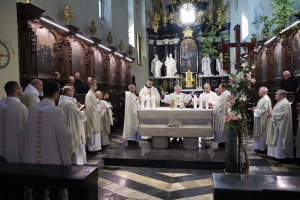 arcybiskup jędraszewski w tyńcu